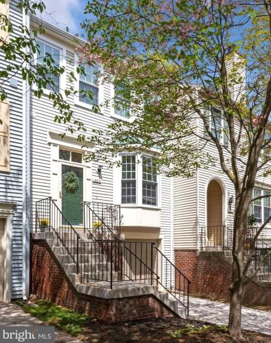 12213 Wye Oak Commons Cir, Springfield, VA 22015-2839