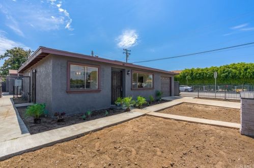 844 School St, Compton, CA 90220-1842