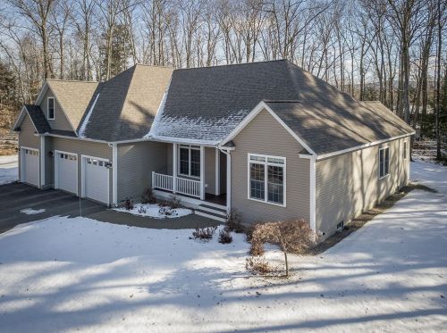 37 Farm View Ln, Laconia, NH 03249-6581