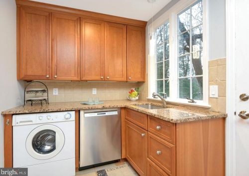 85 Overbrook Dr, Princeton NJ  exterior