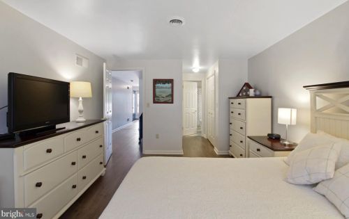 205 Bentwood Ln, York, PA 17408-1593