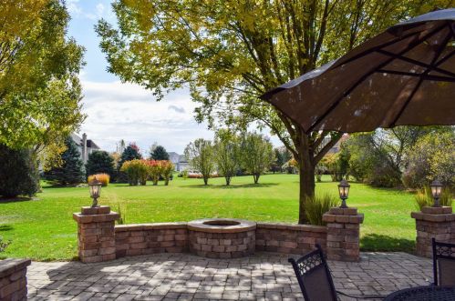750 Fairway Ln, Sycamore, IL 60178-2311