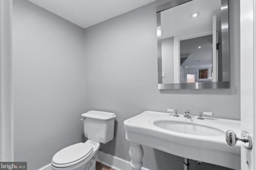 1726 Lombard St, Philadelphia PA  19147-1531 exterior