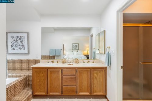 404 Saddlebrook Ln, Concord CA  94523-1614 exterior