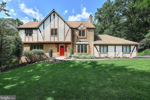 2326 Marion View Dr, Harrisburg, PA 17112-9101