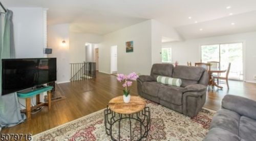 11 Hillcrest Dr, Dover NJ  07869-4513 exterior