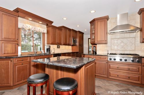 950 King Richards Ct, Bannockburn IL  60015-2627 exterior