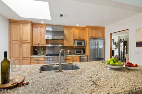 2347 Caracas St, Glendale CA  91214-3004 exterior