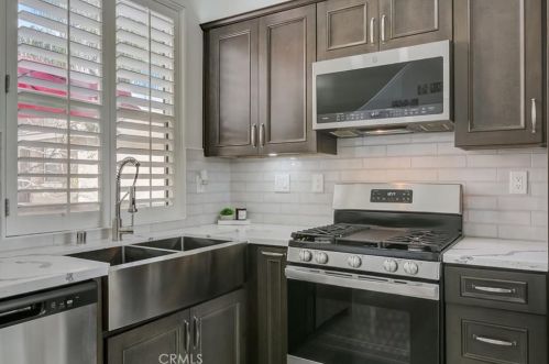 1126 Positano Ave, Anaheim CA  92808-1533 exterior