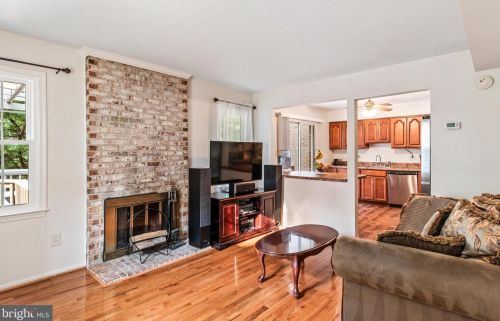 9620 Hillock Ct, Springfield VA  22015-3115 exterior