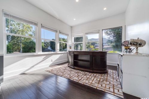 1616 Wabasso Way, Glendale CA  91208-2441 exterior