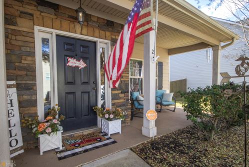 2 Chickapee Ct, Newnan, GA 30263-6355