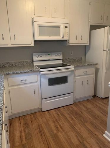 1410 Old Virginia Ct, Marietta GA  30067-8462 exterior