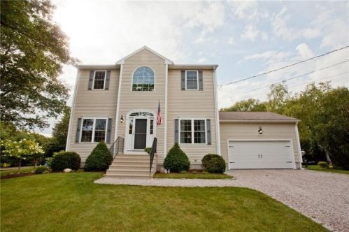 12 Beechwoods Holw, Westerly, RI 02808-1707