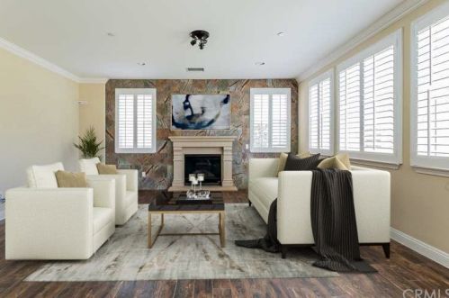 18069 Homeland Ln, Riverside, CA 92508-8215