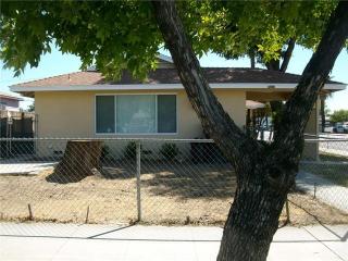 250 Buena Vista St, Hemet, CA 92543-4357