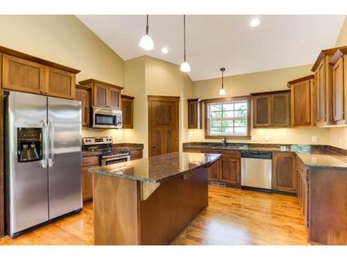 1995 Evergreen Ln, Prior Lake, MN 55379-4585