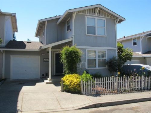 136 Hills Cir, Sebastopol, CA 95472-3172