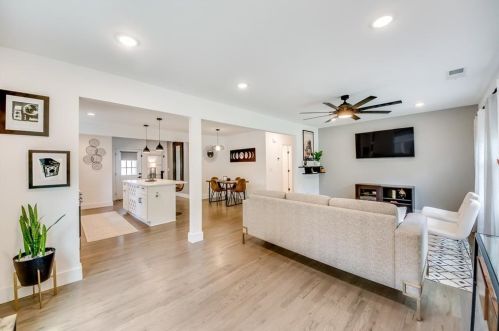 326 Collier Ridge Dr, Atlanta GA  30318-7310 exterior