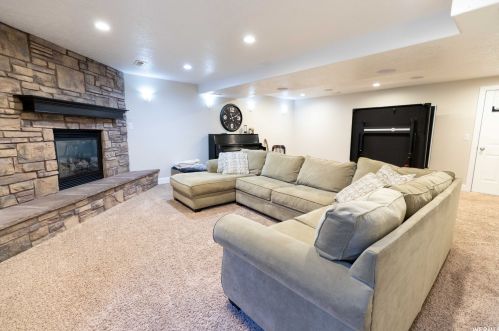 165 400, Smithfield UT 84335-1350 exterior