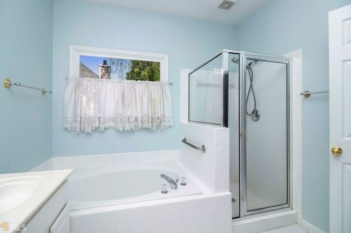 3913 Concord Walk Dr, Smyrna GA  30082-3659 exterior
