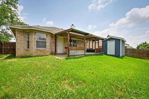 1717 Ryanfeld Dr, Midlothian TX  76063-5962 exterior