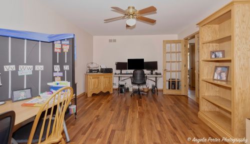 802 Elm St, Pingree Grove IL  60140-8367 exterior