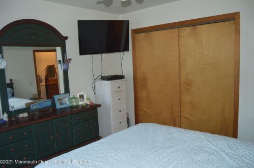 619 Homestead Rd, Brielle, NJ 08730-2045
