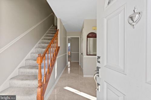 5907 Merritt Pl, Falls Church, VA 22041-2505