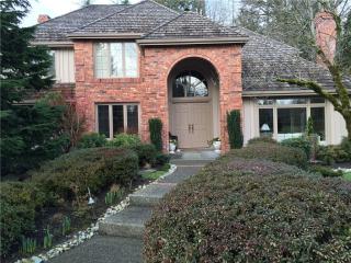 21648 67th St, Redmond, WA 98053-2379