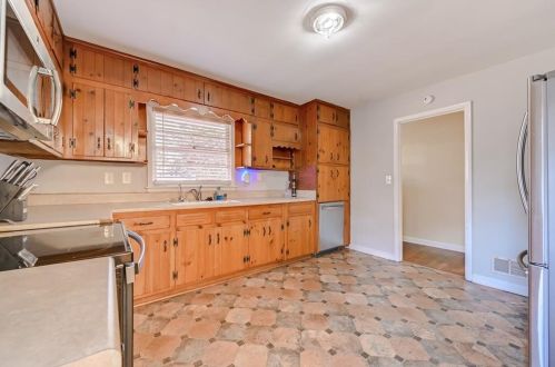 2566 Dewey Ave, Atlanta GA  30344-1048 exterior