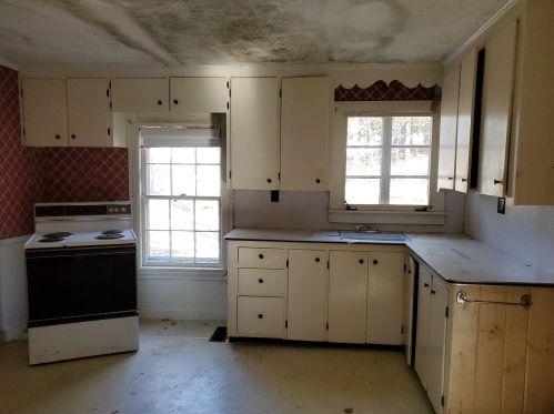 55 Water St, Bradford, NH 03221-3318