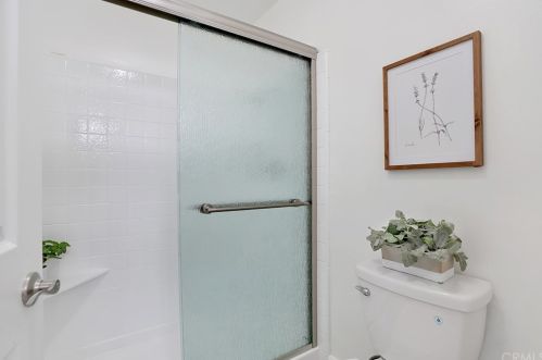 5215 Thorn Tree Ln, Irvine CA  92612-2346 exterior