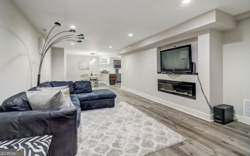 740 Moores Mill Rd, Atlanta GA  30327-1561 exterior