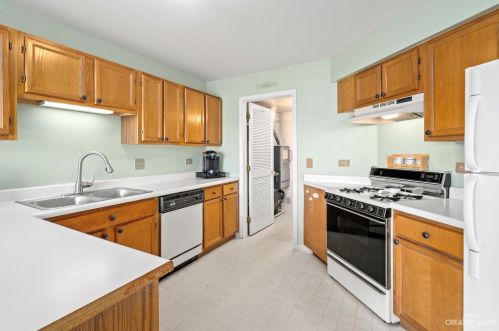 791 Daybreak Ln, Carol Stream IL  60188-3614 exterior