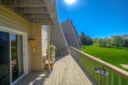 3282 Camelot Dr, Saint Paul MN  55125-2754 exterior