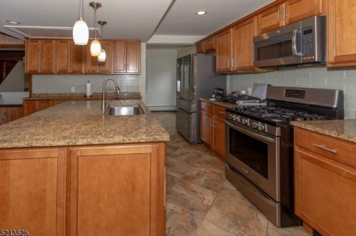 94 Pond School Rd, Wantage, NJ 07461-2622