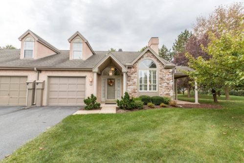134 Greenview Dr, Lancaster, PA 17601-1002