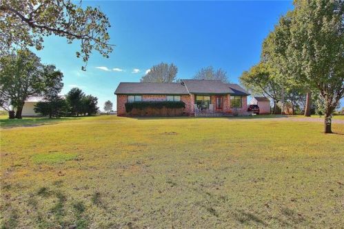 211 Morgan Rd, Tuttle, OK 73089-7901