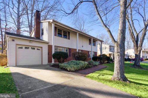 9405 Elk Dr, Springfield, VA 22153-1308