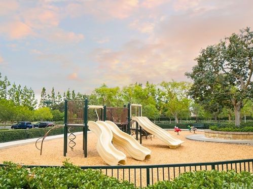 21 Lilac, Irvine CA  92618-6909 exterior