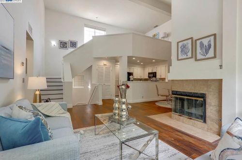 7774 Tuscany Dr, Pleasanton, CA 94568-3854