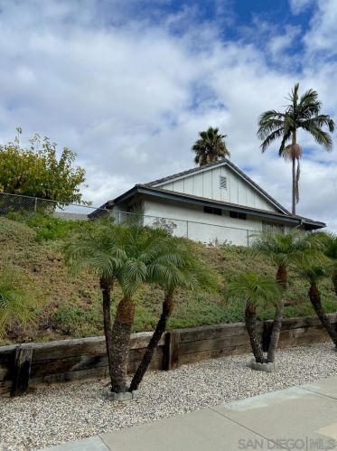 931 Mclain St, Escondido, CA 92027-3945