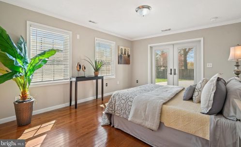 8017 Ellet Rd, Springfield VA  22151-1921 exterior