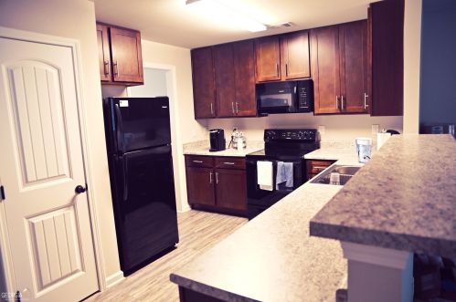2745 Valley Green Dr, Gainesville, GA 30504-8271