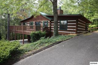 2312 Summer Ln, Pigeon Forge, TN 37876-7415