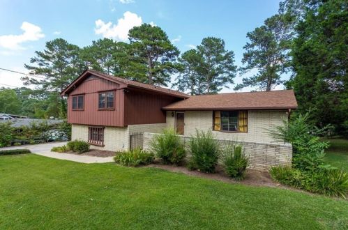 5870 Feldwood Rd, Atlanta GA  30349-2869 exterior
