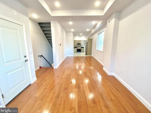 636 13th St, Philadelphia, PA 19123-2427