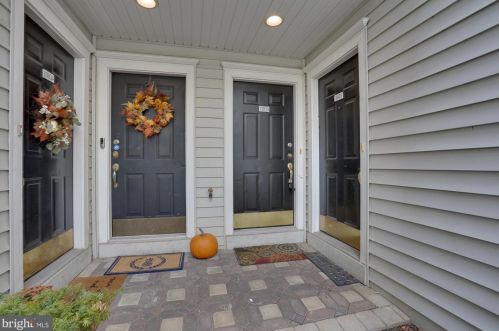 13030 Cabin Creek Rd, Herndon, VA 20171-4809