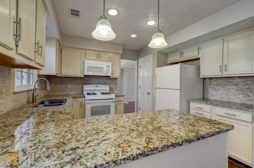 1211 Rockmart Dr, Kennesaw, GA 30144-5181